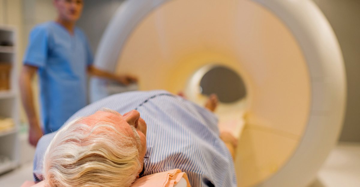 Senior-patient-about-to-receive-an-MRI-scan